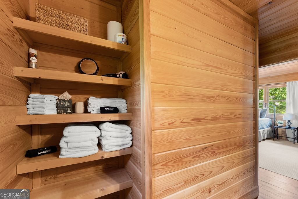 994 Whispering Pine Lane Cherry Log - 14