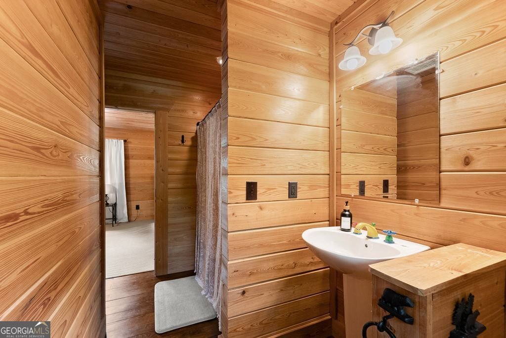 994 Whispering Pine Lane Cherry Log - 15