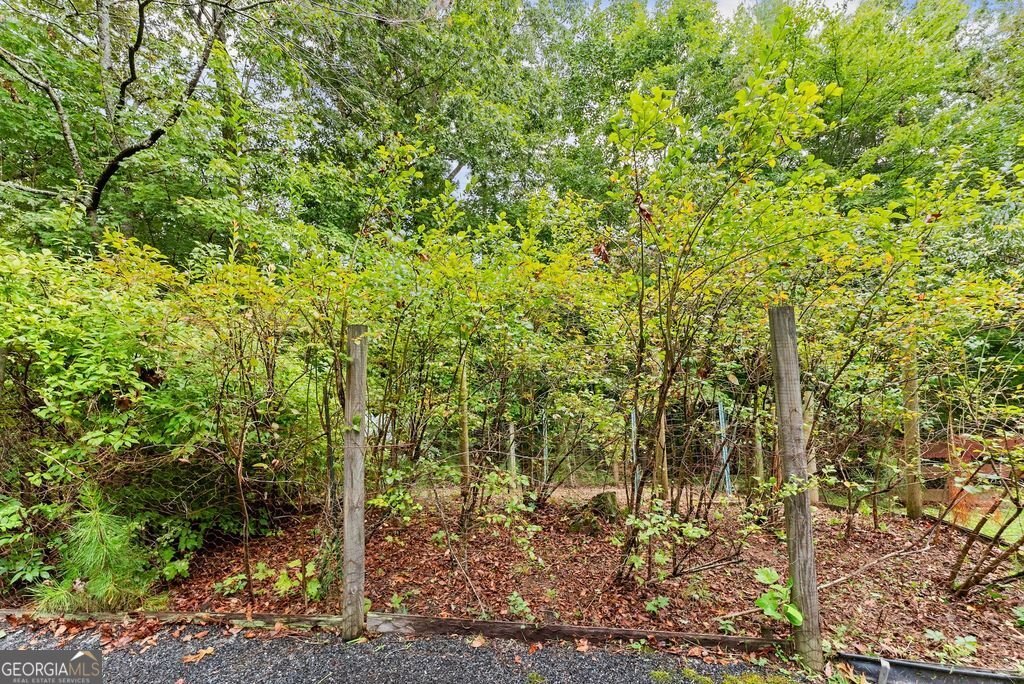 994 Whispering Pine Lane Cherry Log - 27