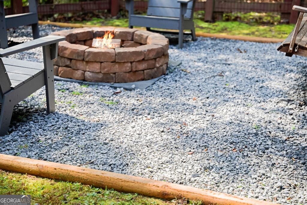 994 Whispering Pine Lane Cherry Log - 32