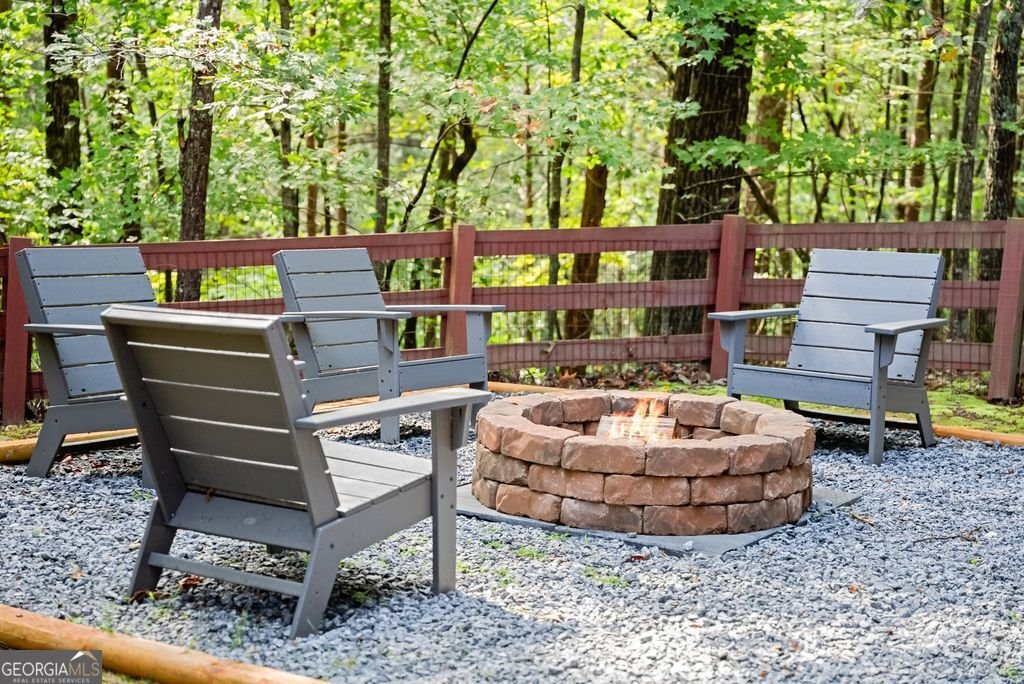 994 Whispering Pine Lane Cherry Log - 34