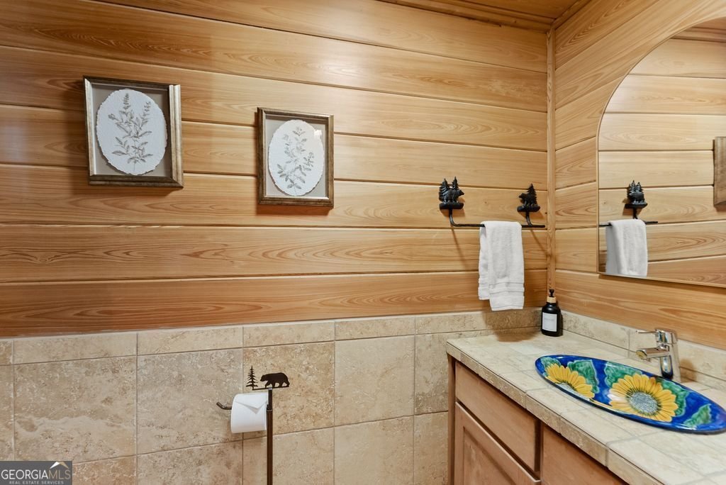 994 Whispering Pine Lane Cherry Log - 4