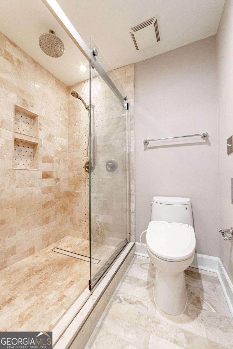 2626 Peachtree Road Atlanta - 3