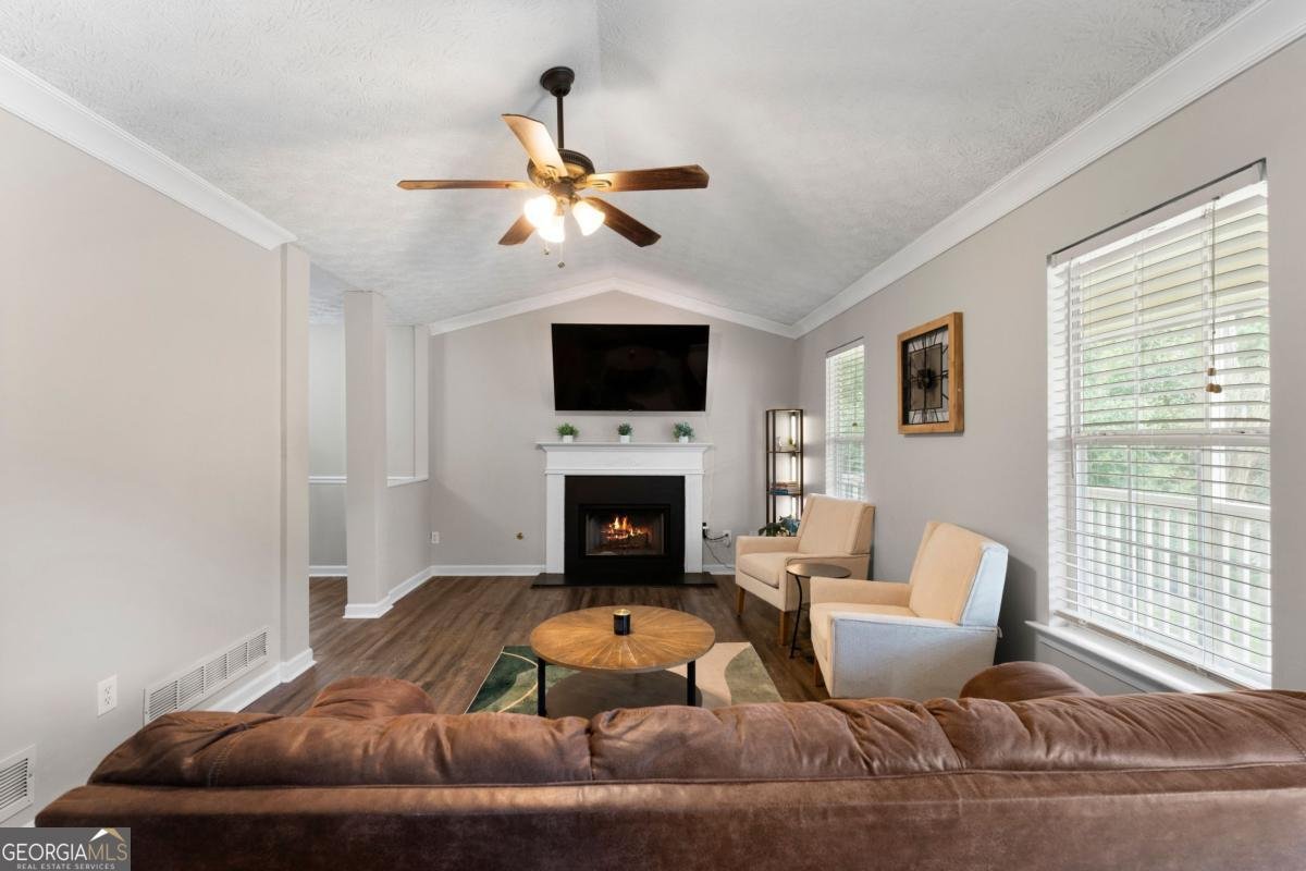 1890 Seals Road Dallas - 8