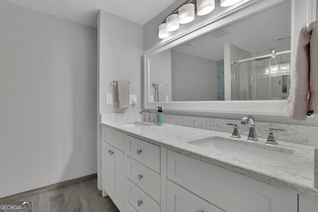 9715 Pond Circle Roswell - 14