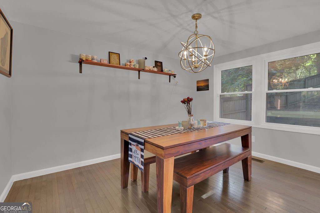 9715 Pond Circle Roswell - 28