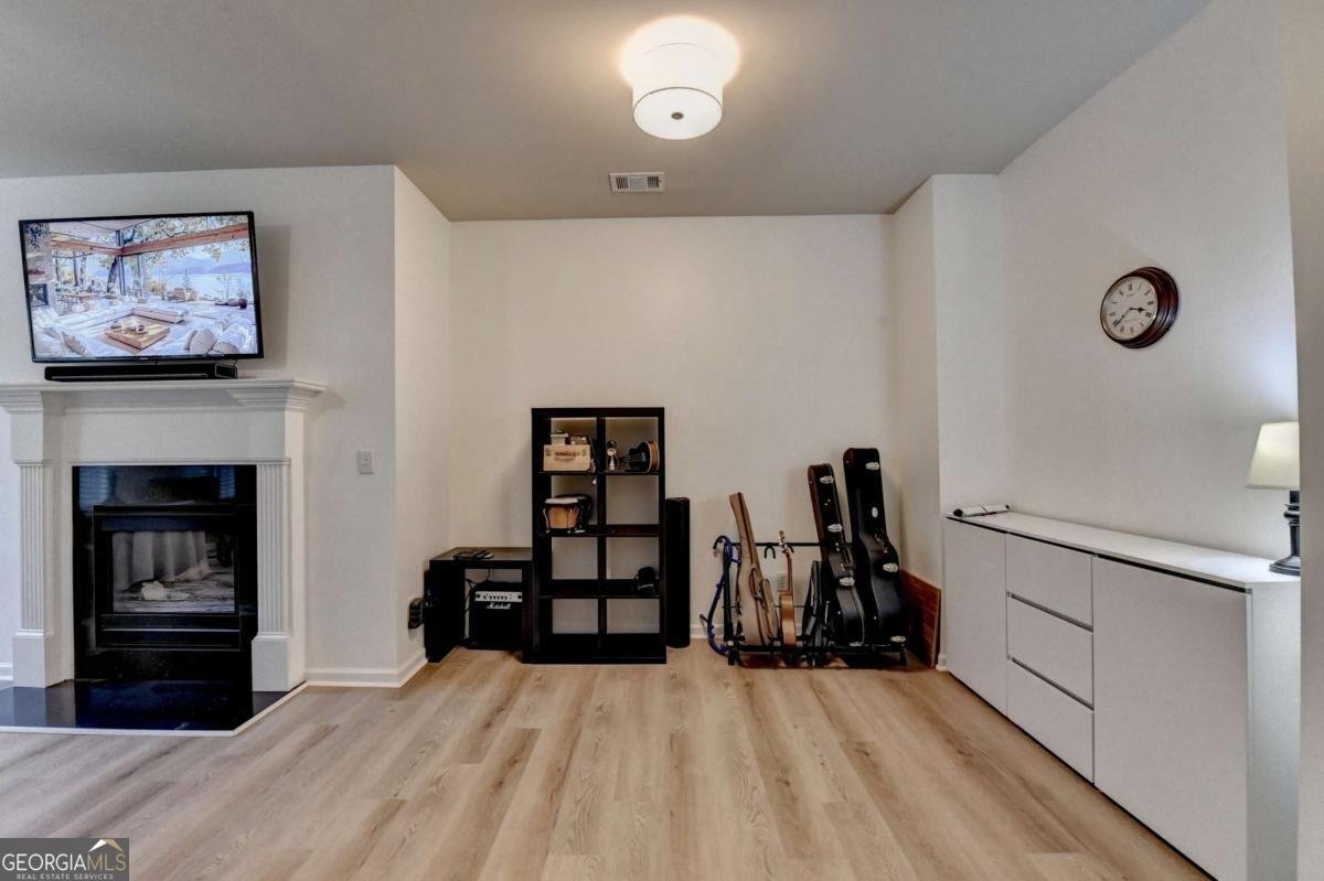 1177 Ridenour Boulevard Kennesaw - 34