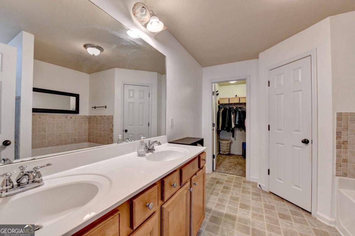 1177 Ridenour Boulevard Kennesaw - 70