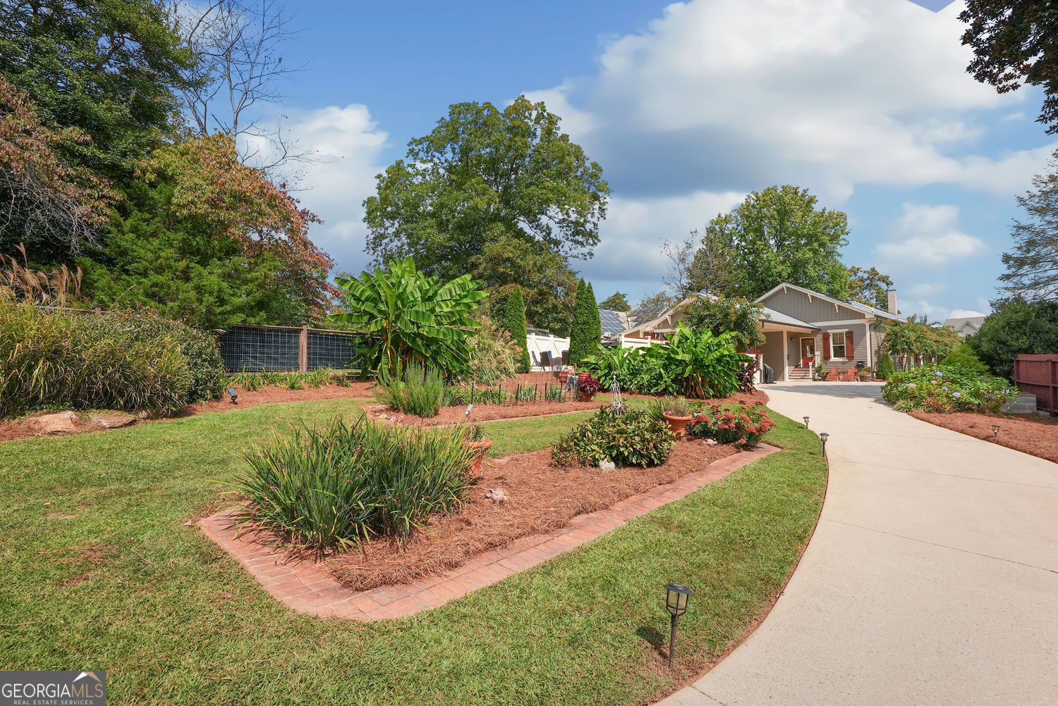 745 Washington Street Clarkesville - 23
