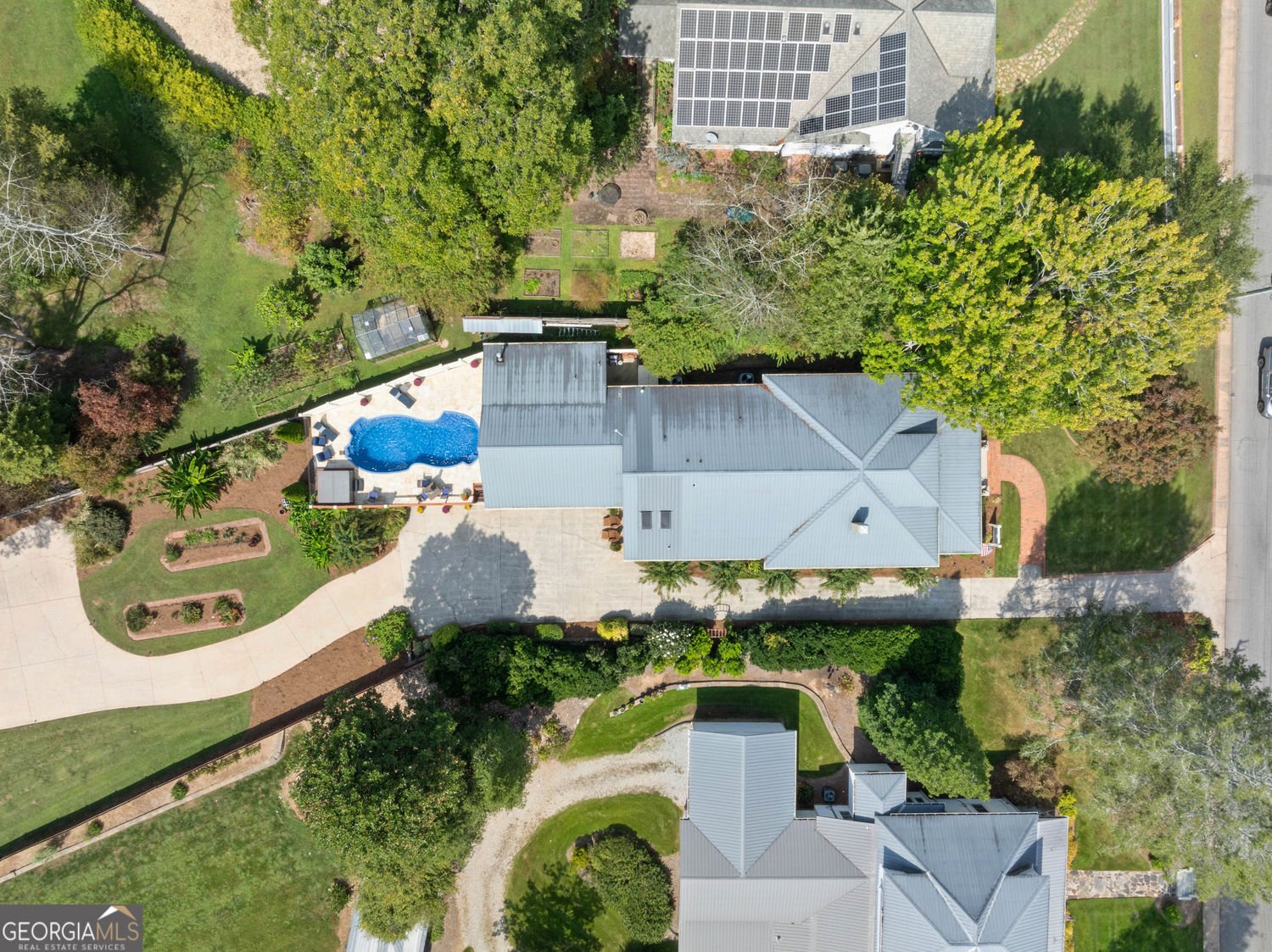 745 Washington Street Clarkesville - 24
