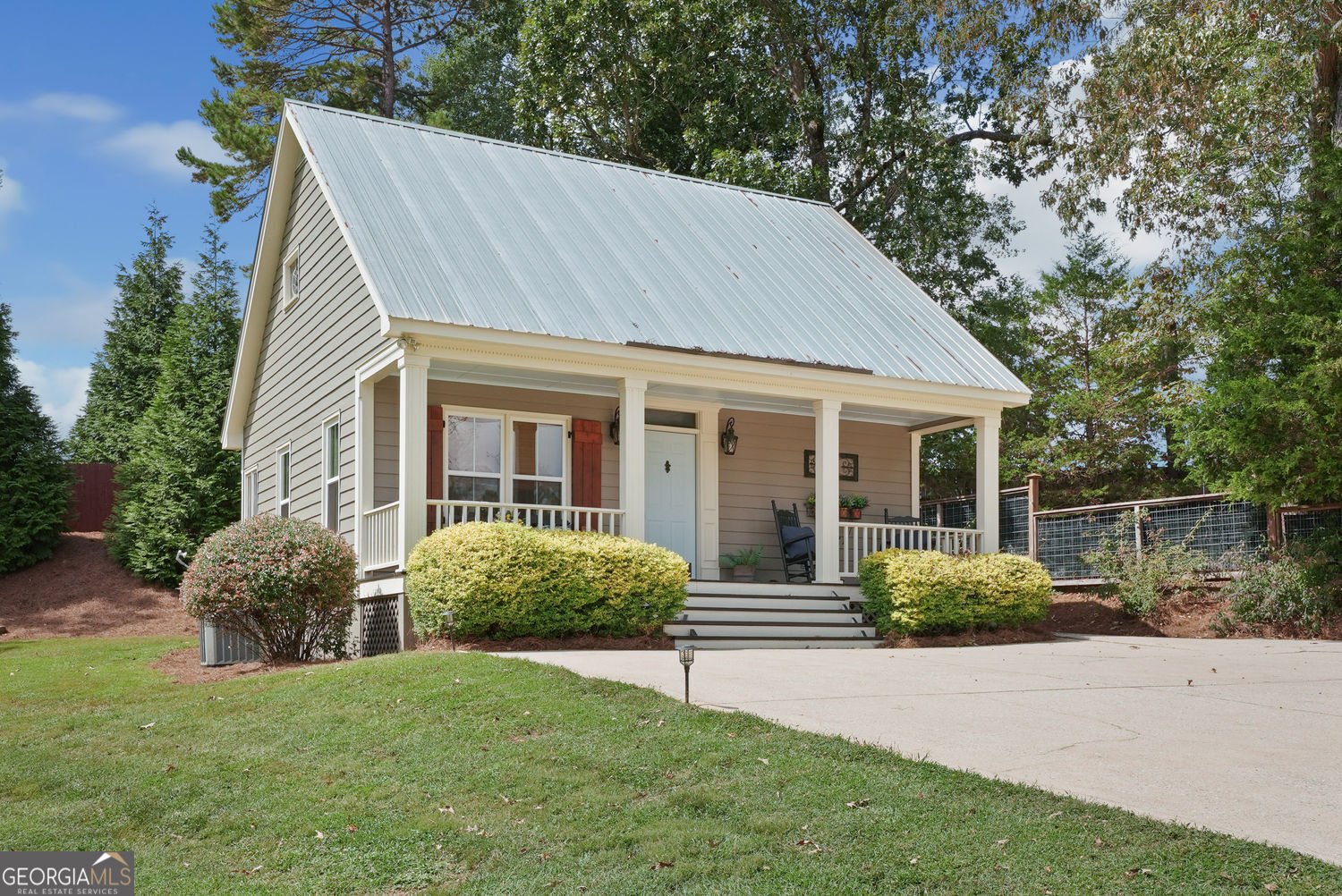745 Washington Street Clarkesville - 43