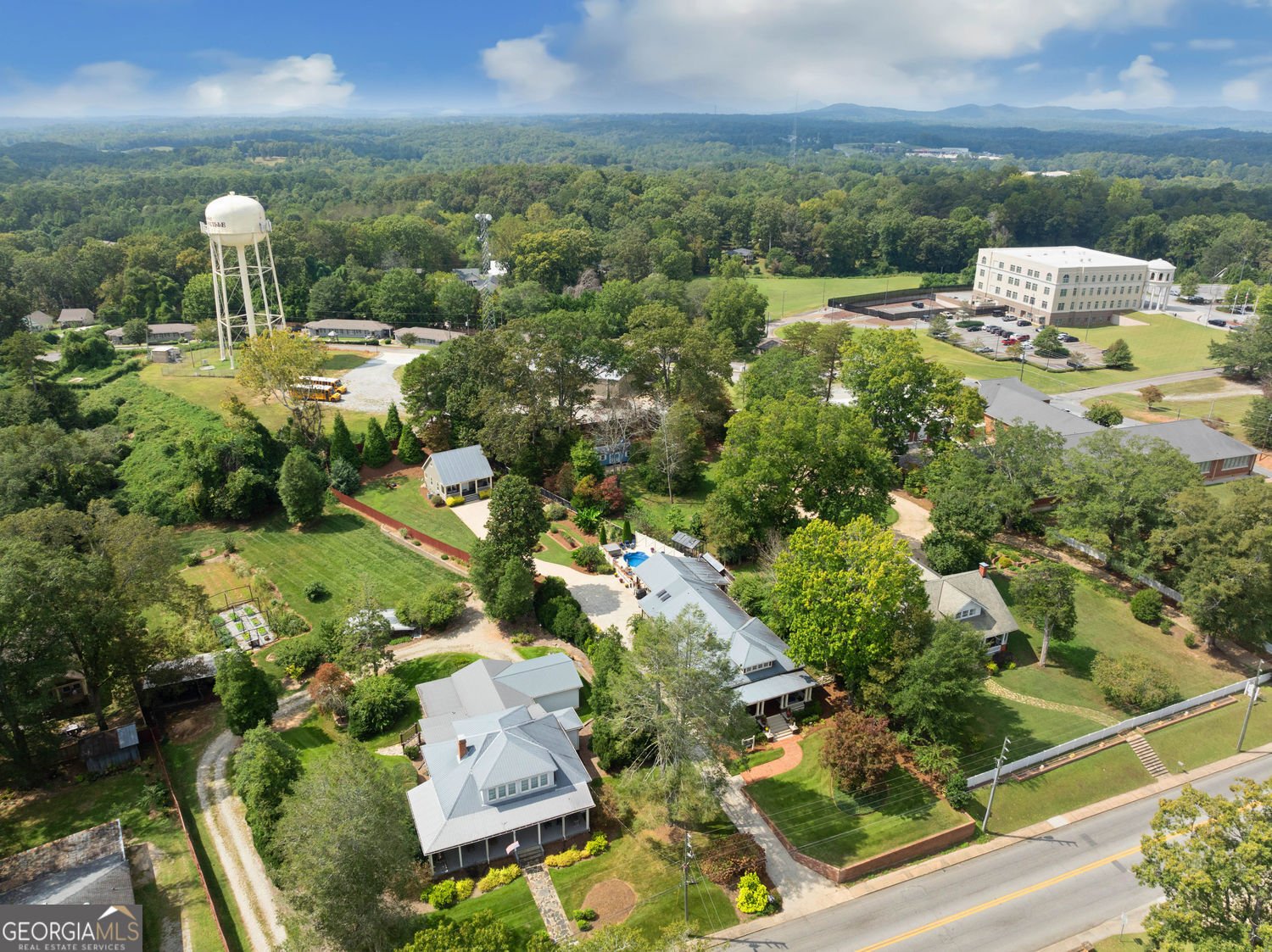 745 Washington Street Clarkesville - 53