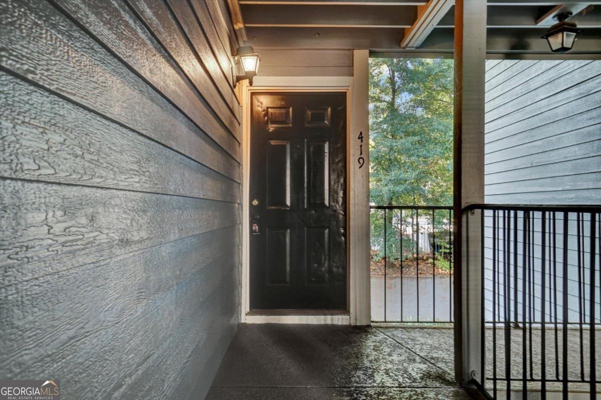 419 Granville Court Atlanta - main photo