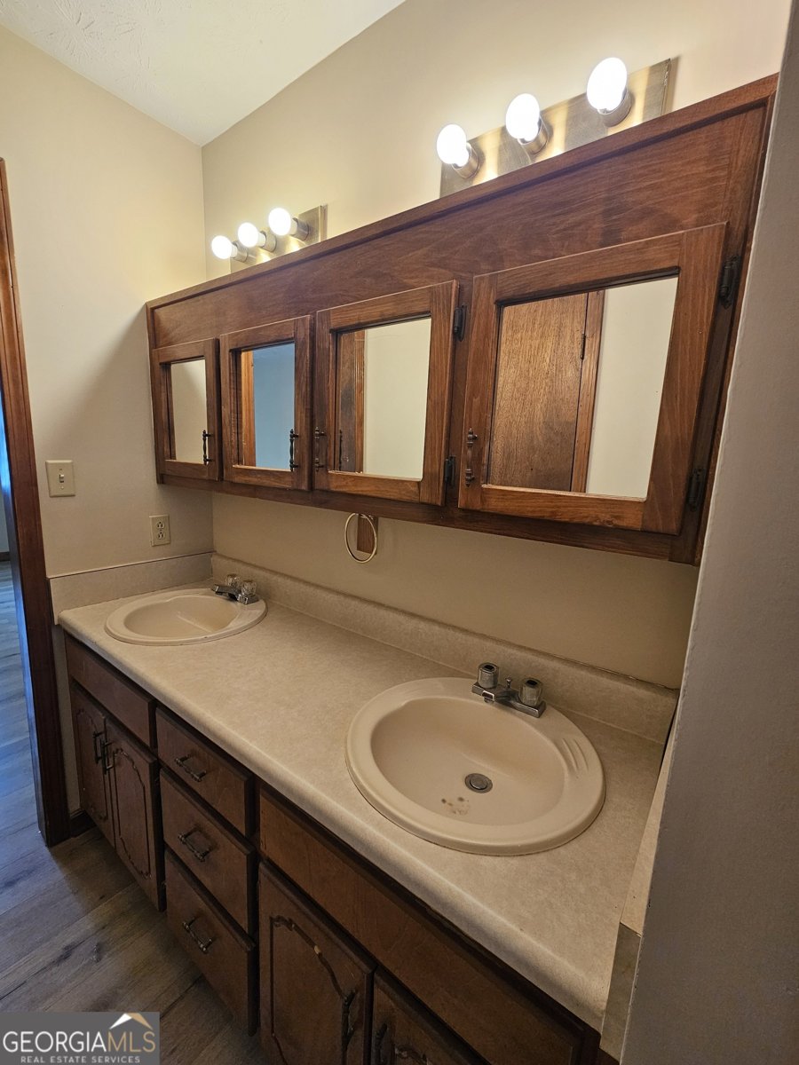342 Lakeshore Drive Stockbridge - 39