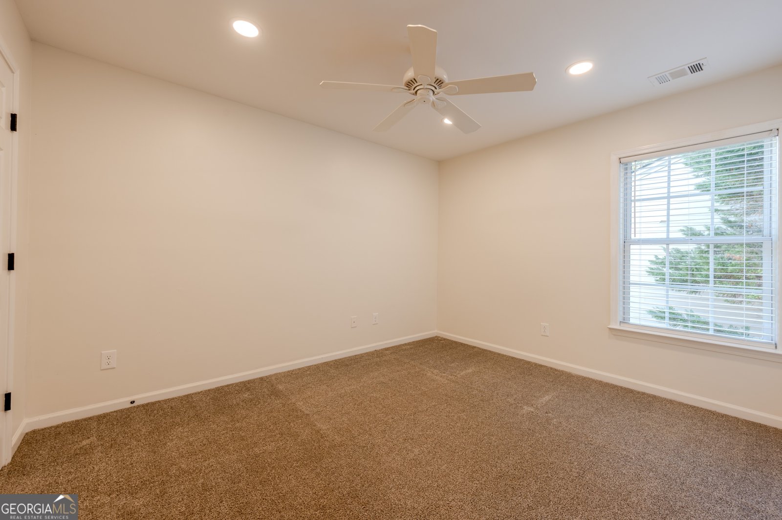 240 ASHLAND Drive Woodstock - 12