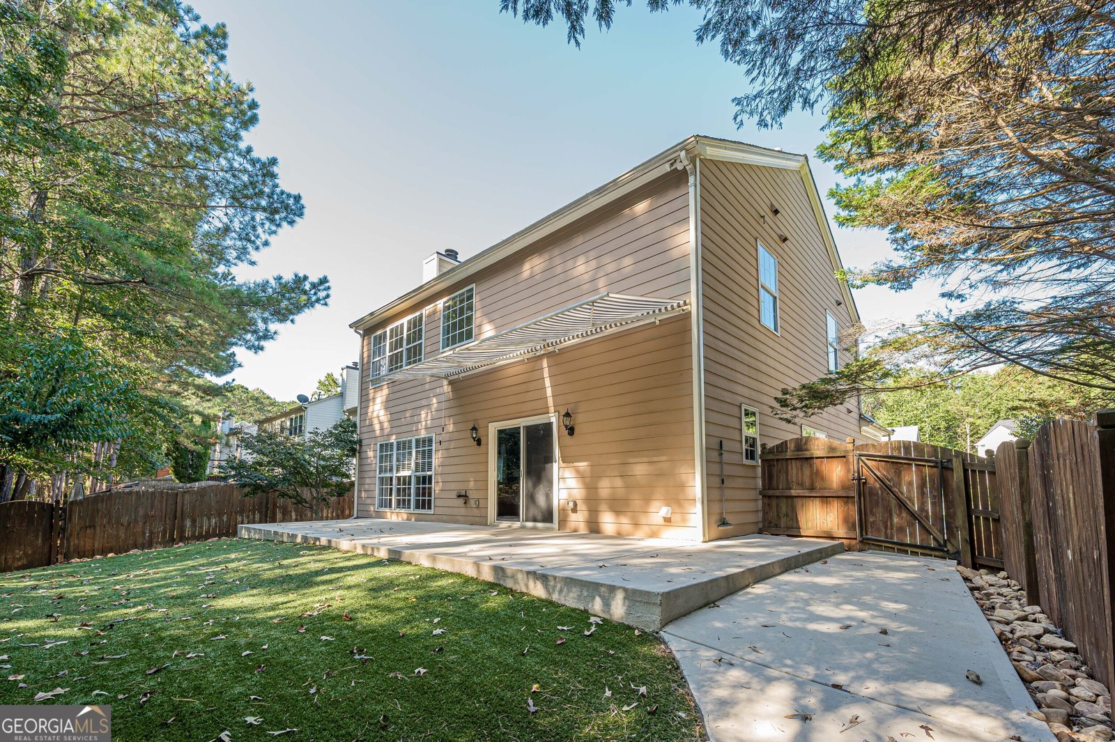 240 ASHLAND Drive Woodstock - 22
