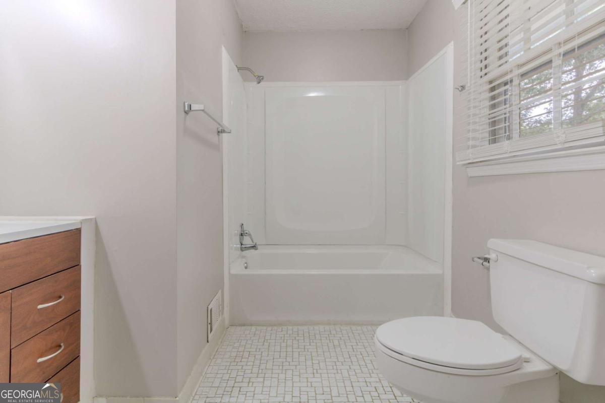 5079 Alexander Avenue Union City - 25