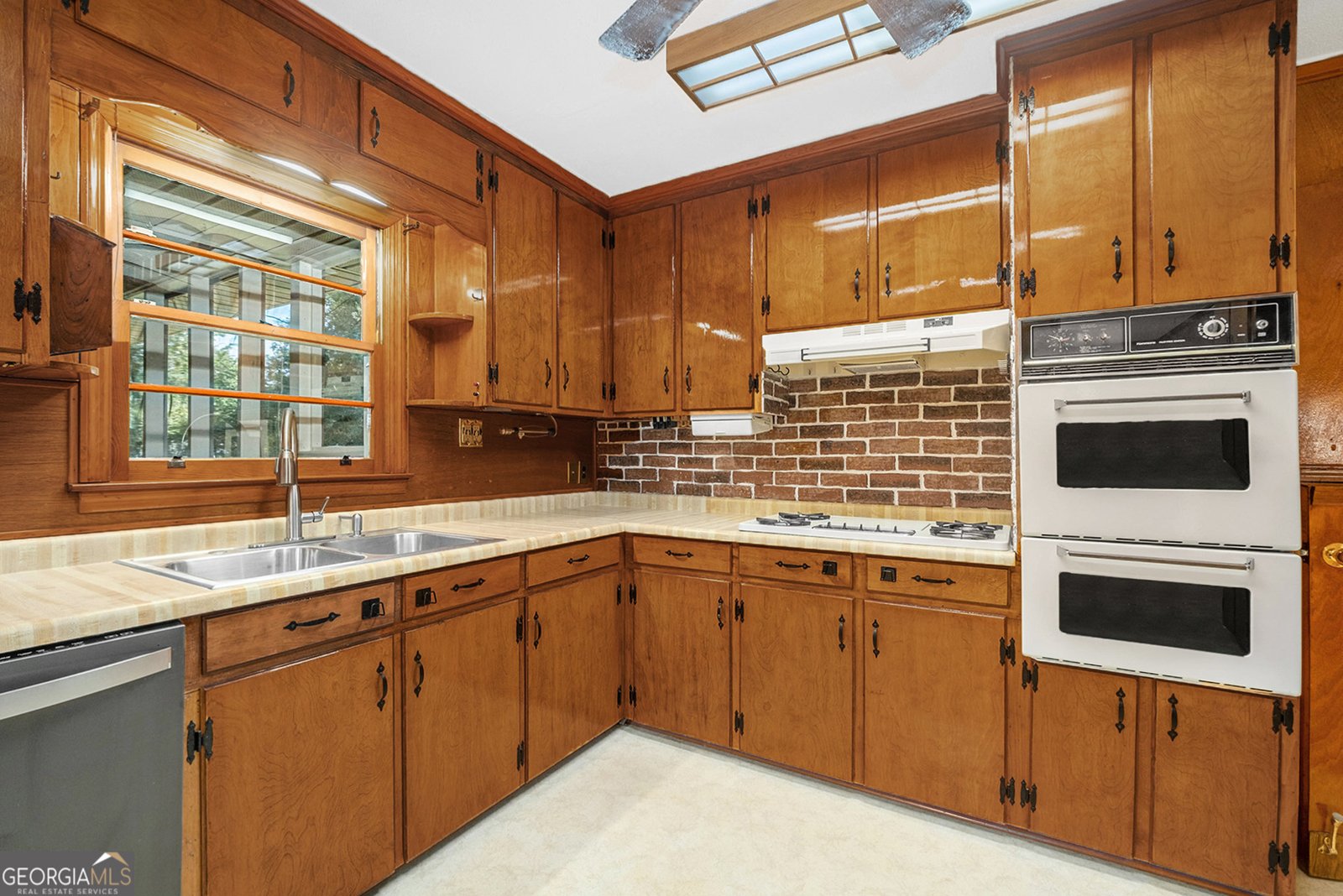 525 Virginia Lane Hull - 13