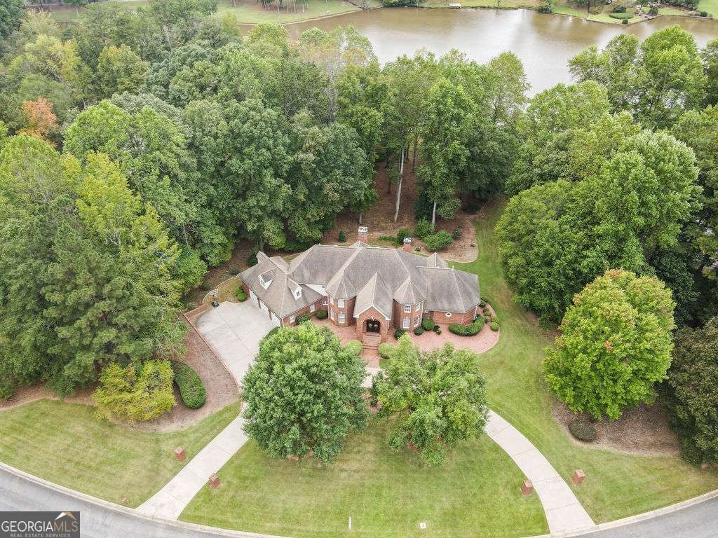 120 ISLAND COVE Drive Newnan - 1