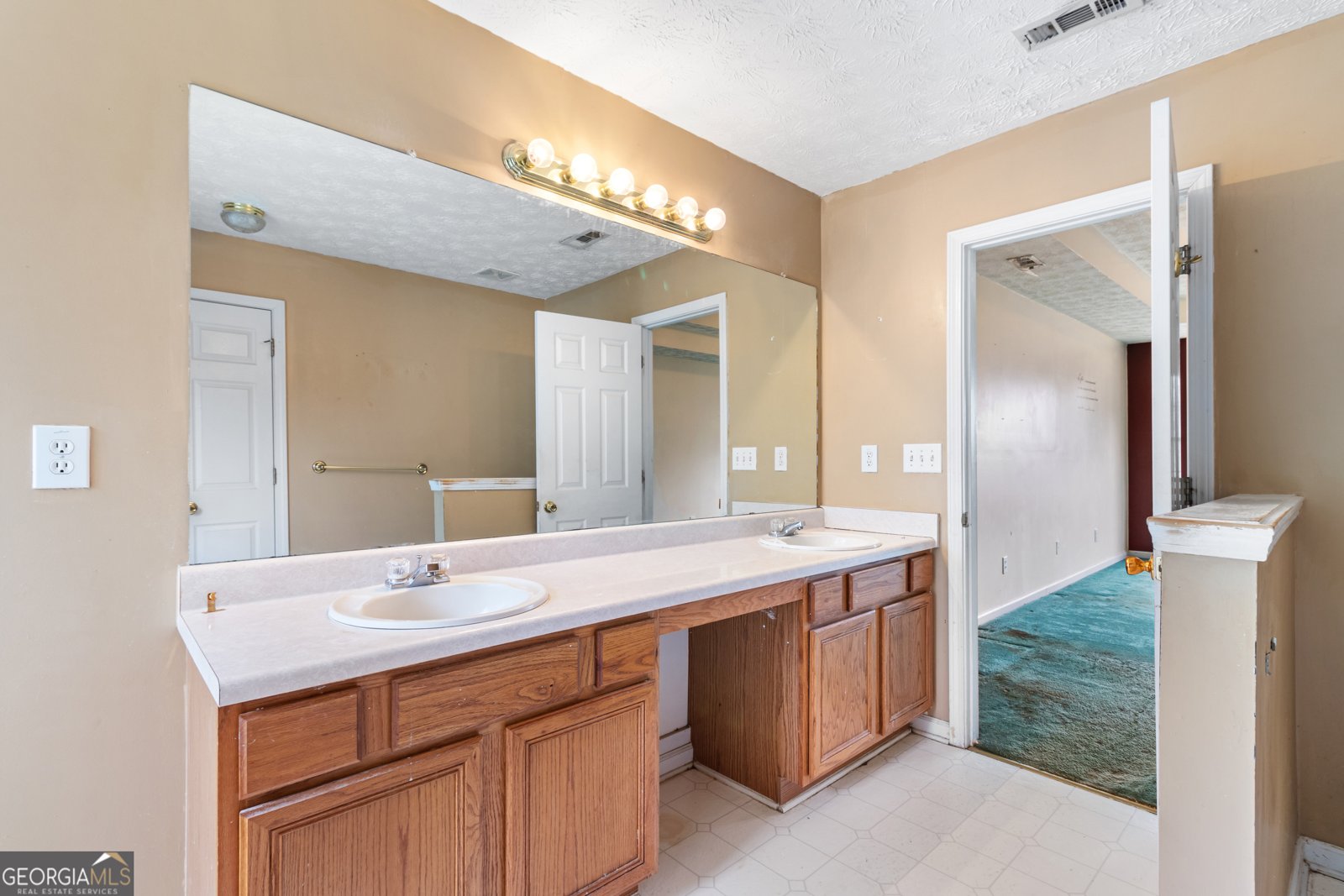 8529 GLENDEVON Riverdale - 23