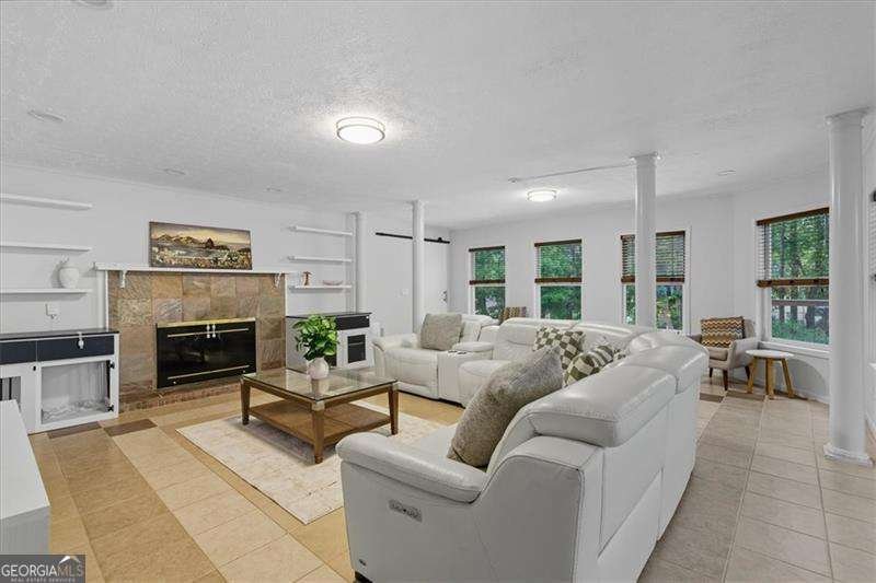 295 Crab Orchard Way Roswell - 9