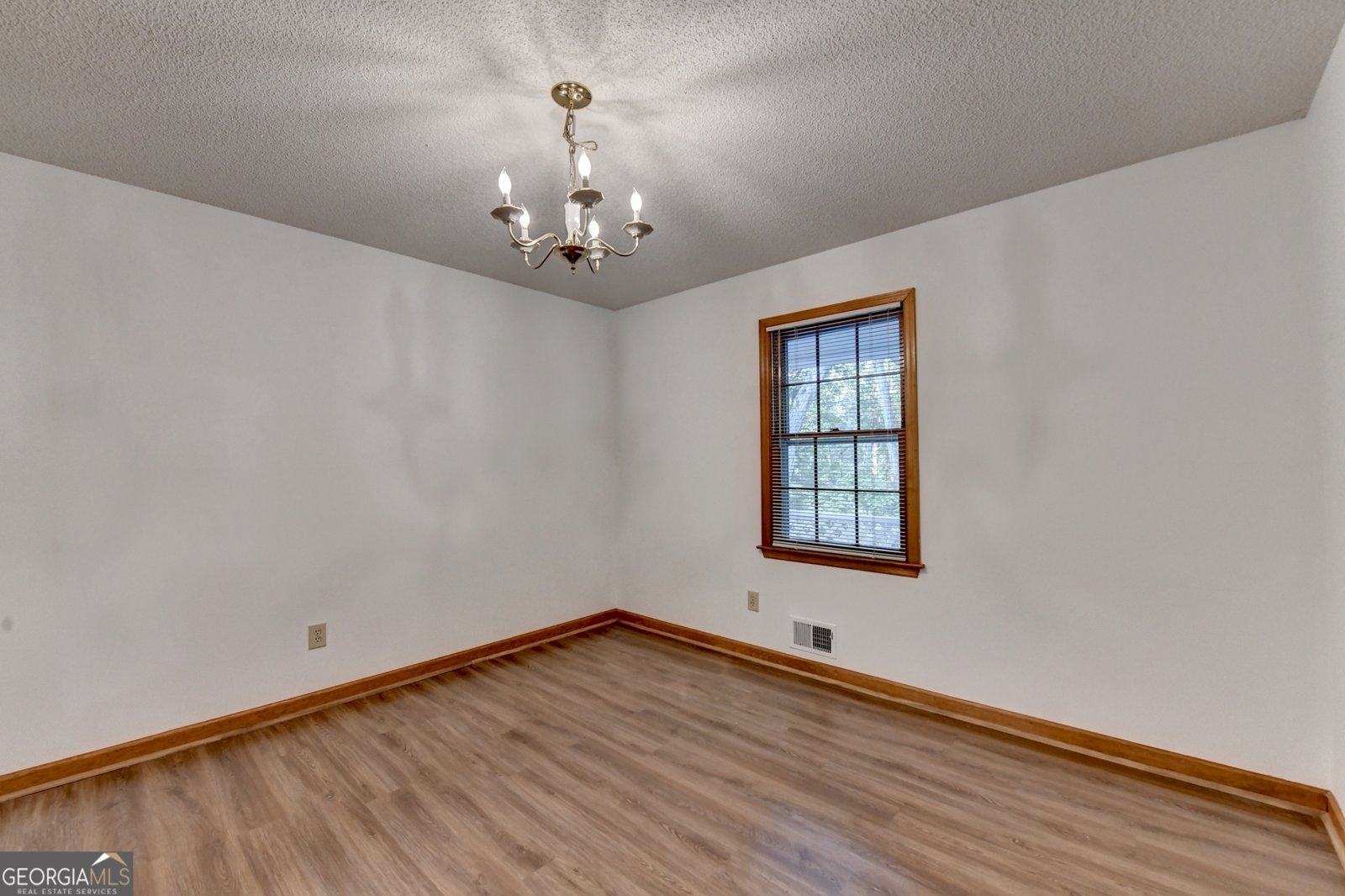 214 Valley Brook Drive Woodstock - 8