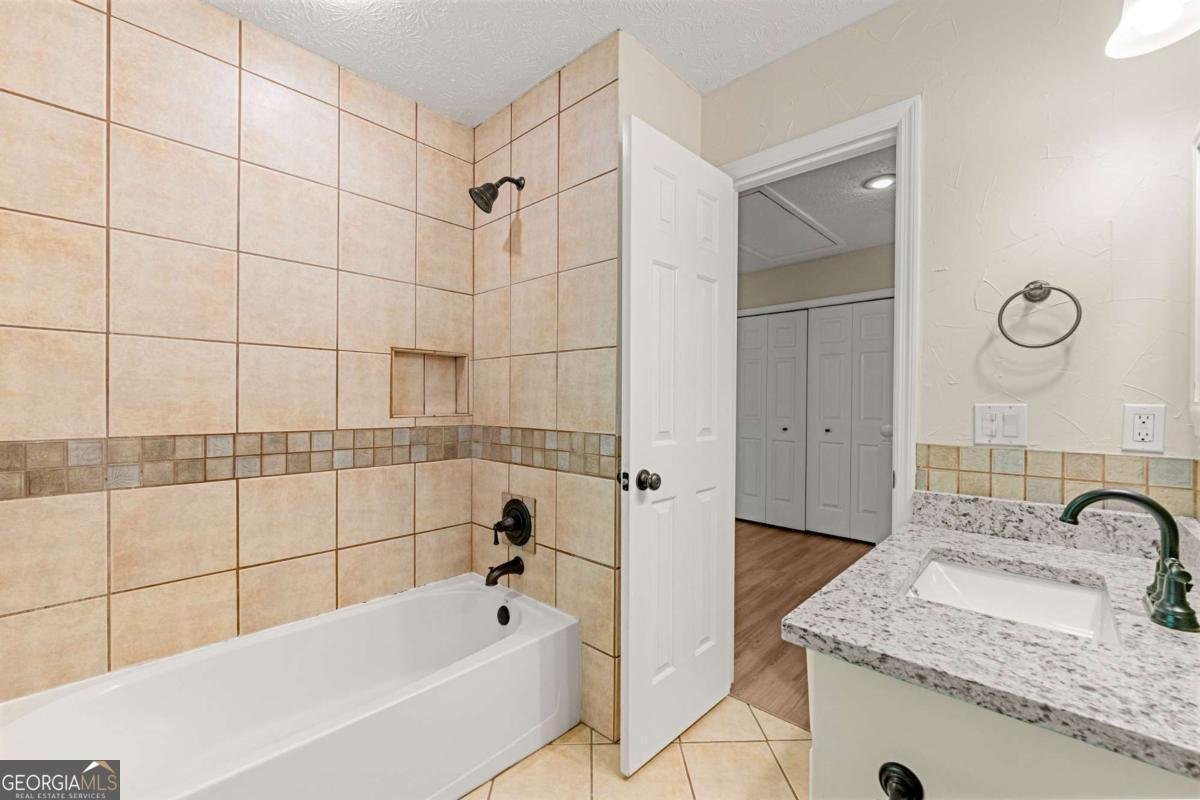 1722 Indian Ridge Drive Woodstock - 10