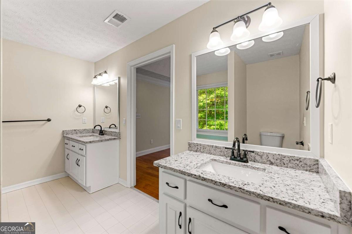 1722 Indian Ridge Drive Woodstock - 13