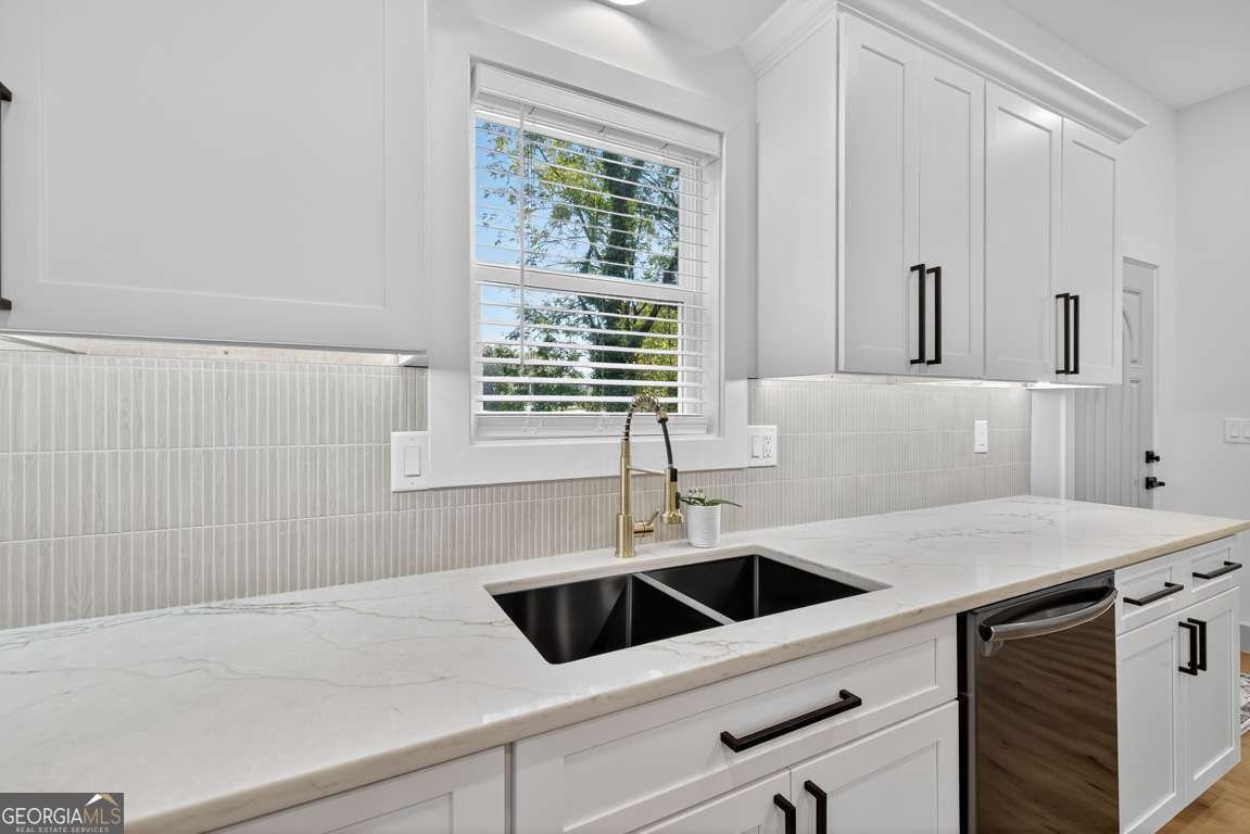 4217 Railroad Street Oakwood - 23