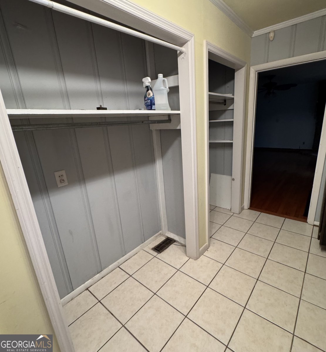 303 Auburn Street Centre - 11