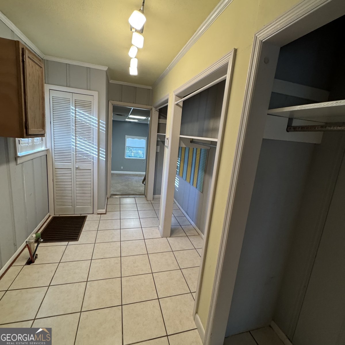 303 Auburn Street Centre - 12