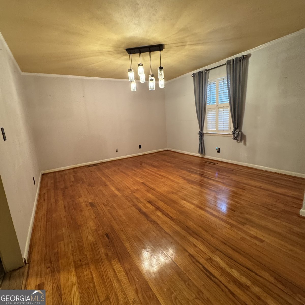 303 Auburn Street Centre - 13