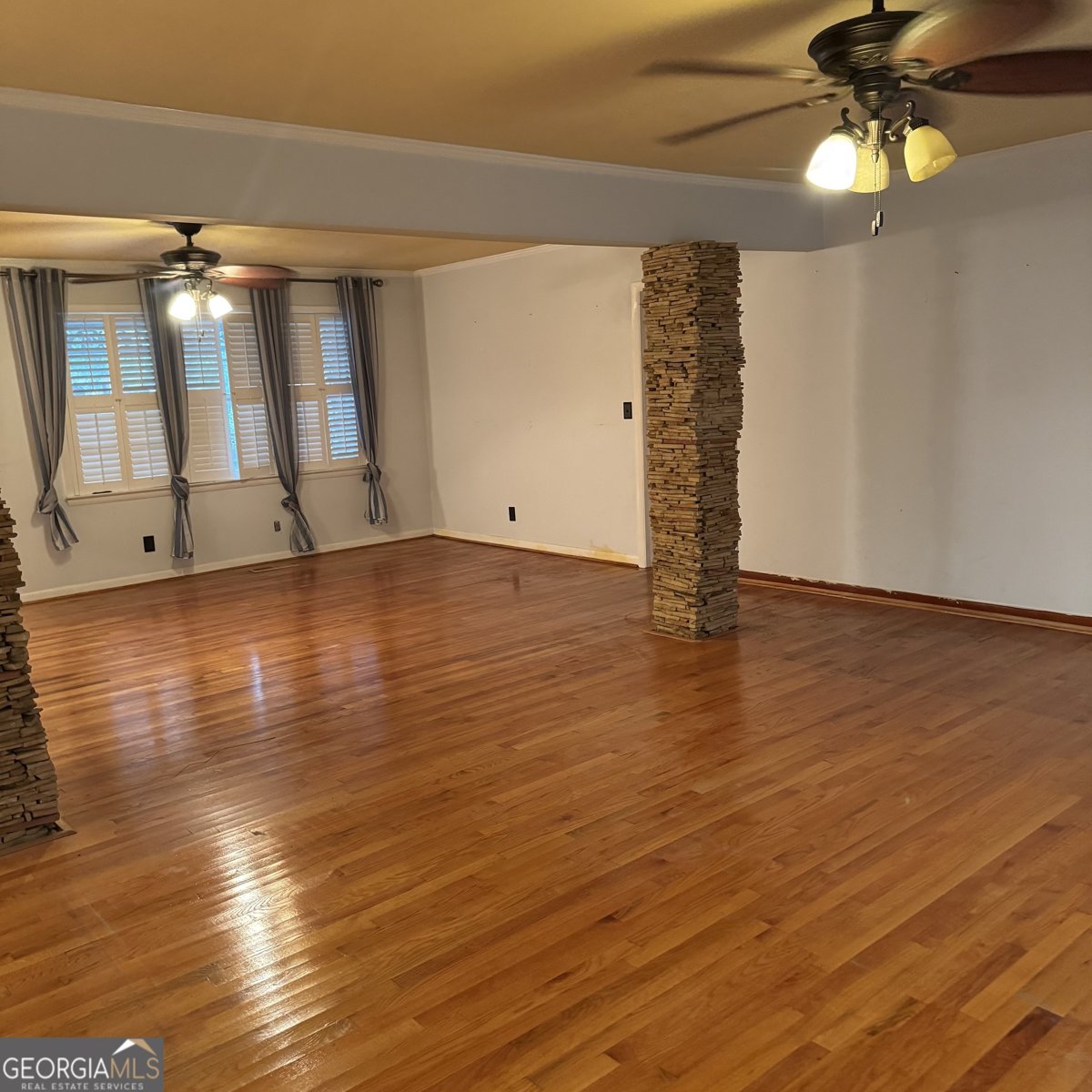 303 Auburn Street Centre - 14