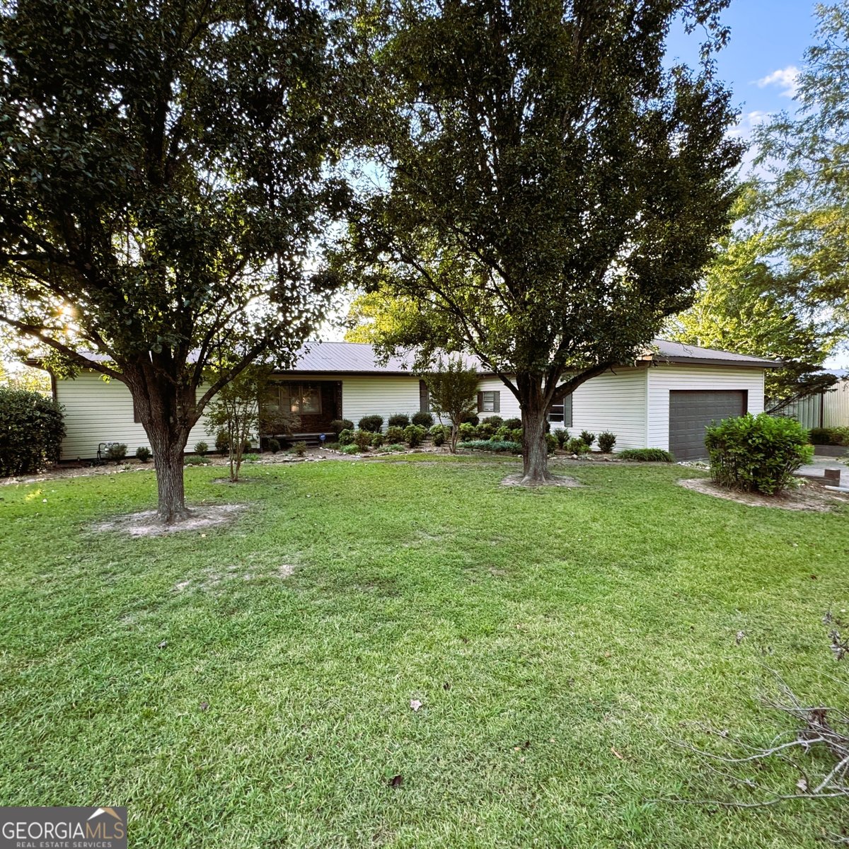 303 Auburn Street Centre - 2