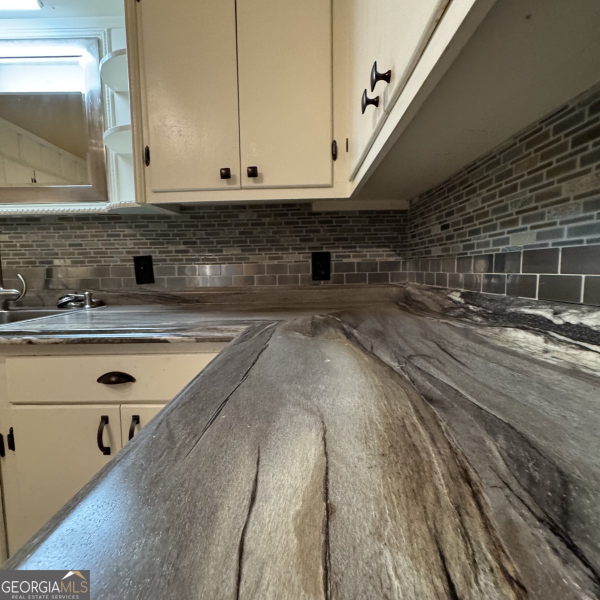 303 Auburn Street Centre - 24