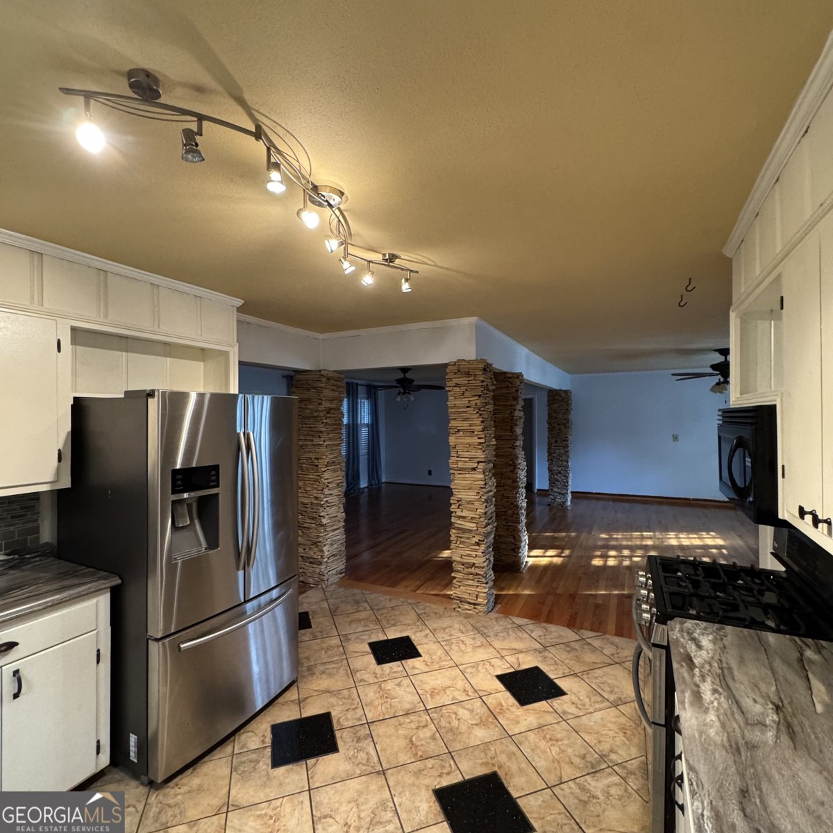 303 Auburn Street Centre - 27