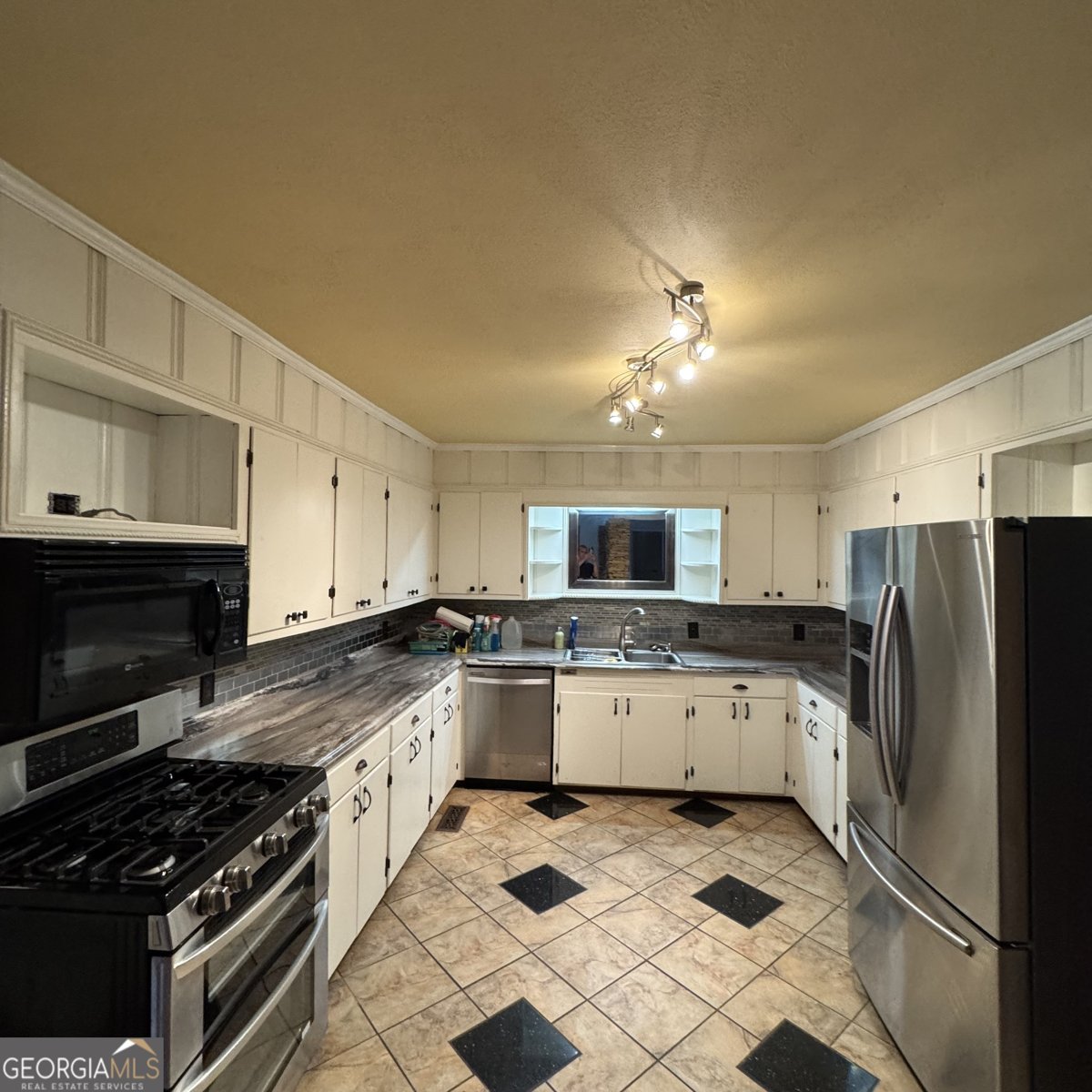 303 Auburn Street Centre - 28