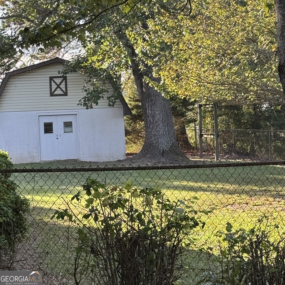 303 Auburn Street Centre - 5