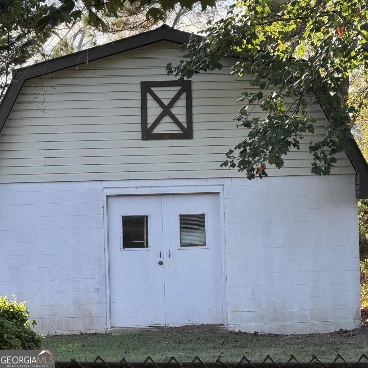 303 Auburn Street Centre - 6