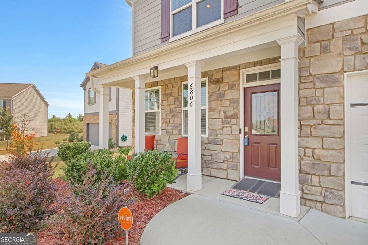 6806 Creekgate Way Douglasville - 2
