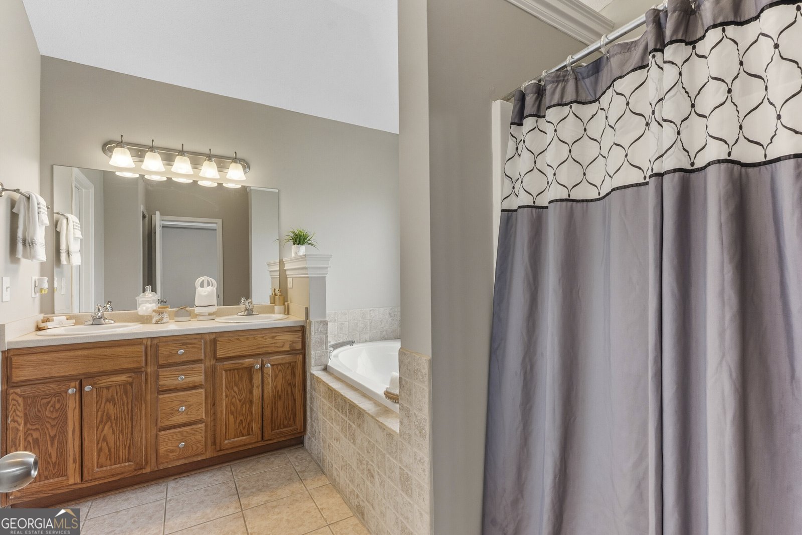 202 Latham Drive Warner Robins - 32