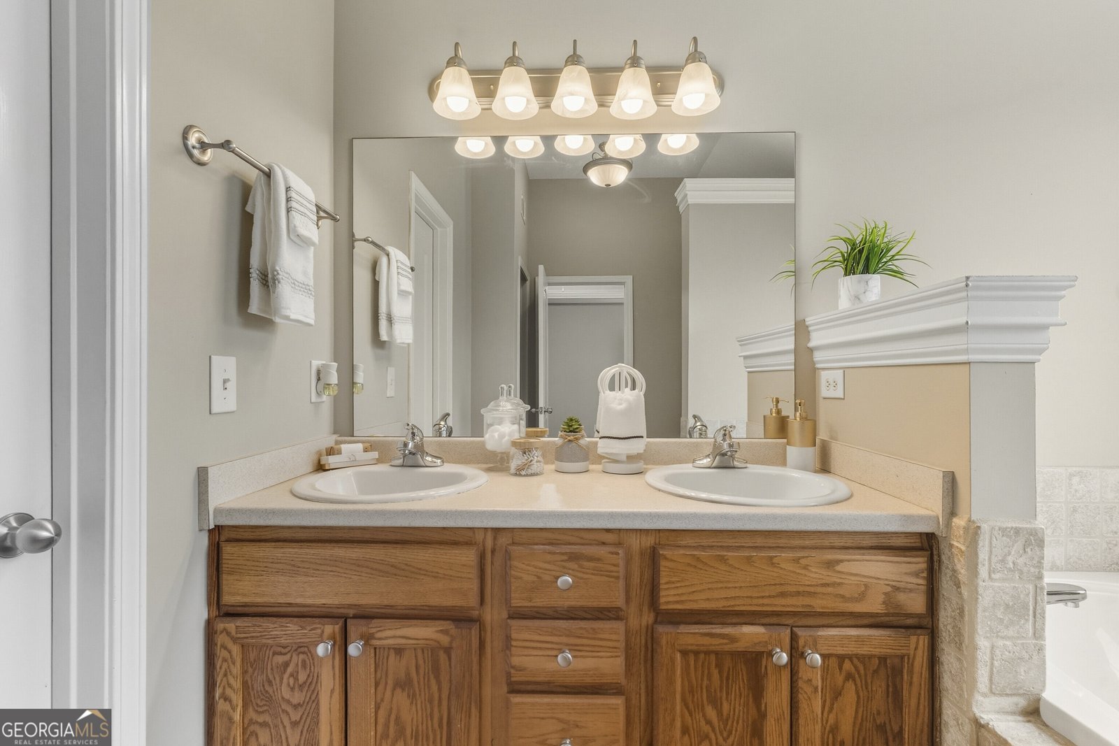 202 Latham Drive Warner Robins - 34