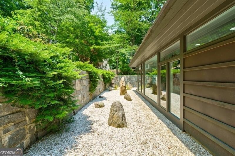 465 Hillside Drive Atlanta - 33
