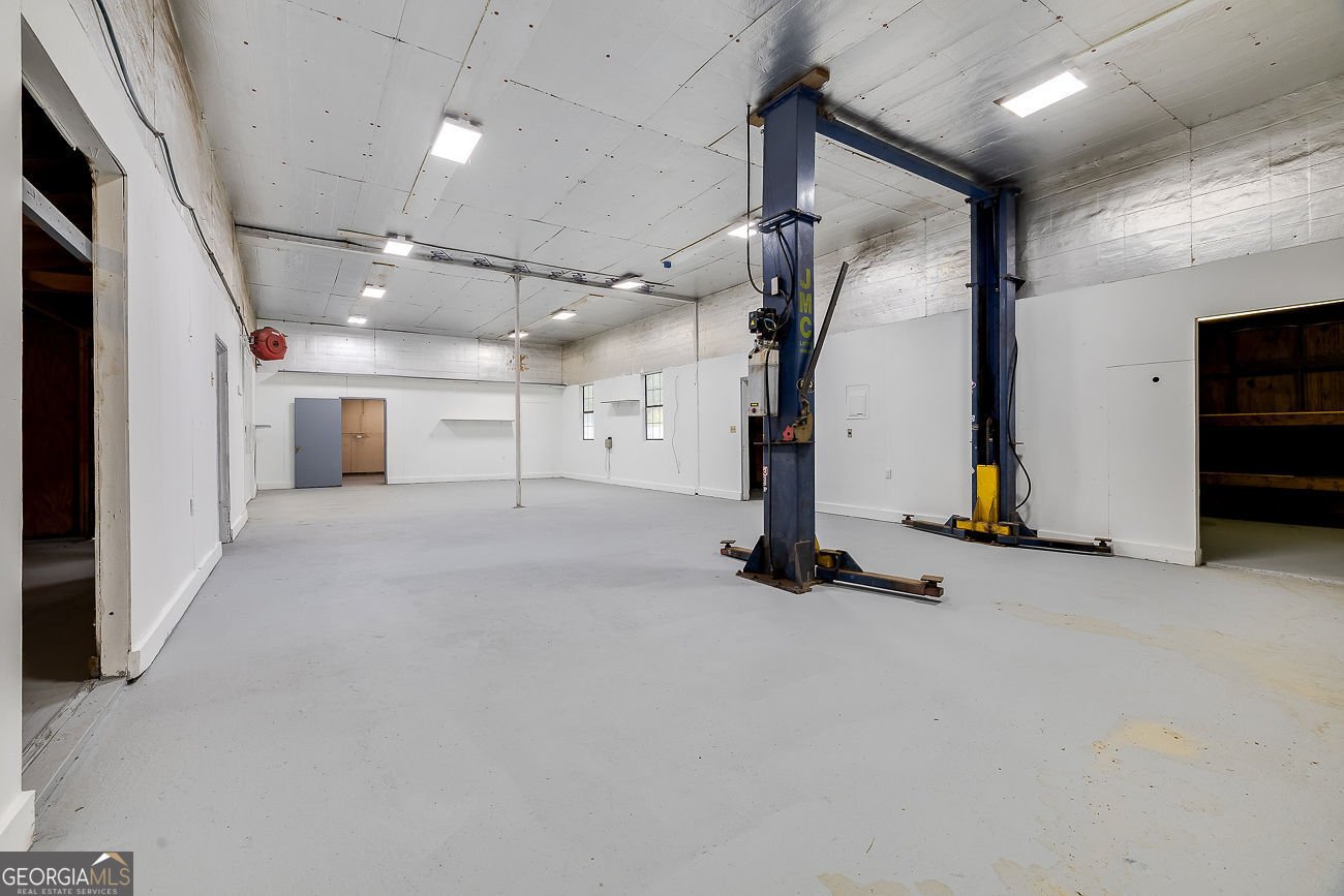 250 Interstate Circle Bloomingdale - 54