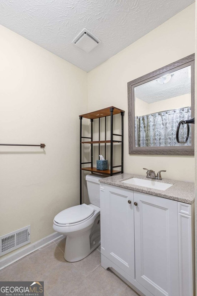 594 Manning Road Marietta - 1