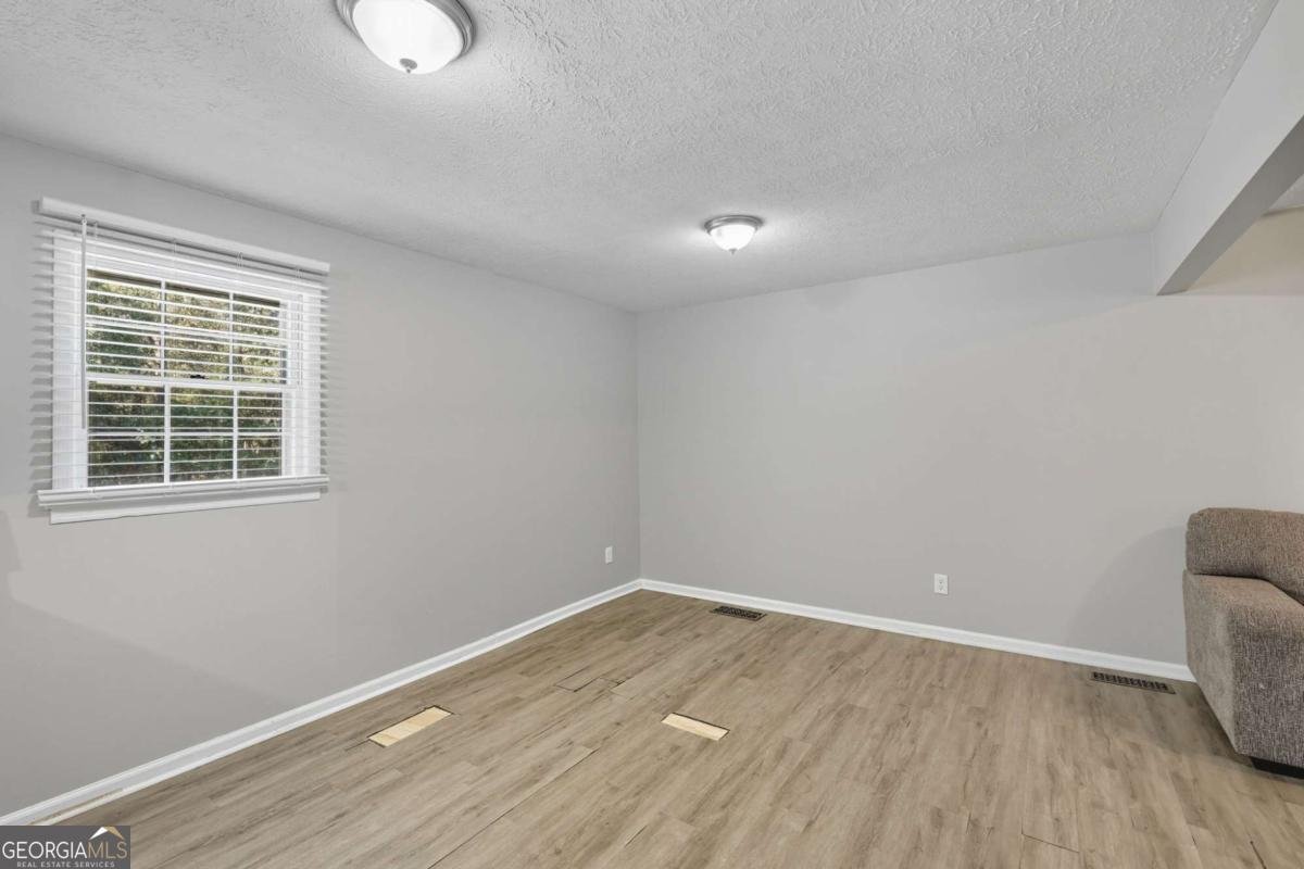 260 Oak Circle Hull - 11
