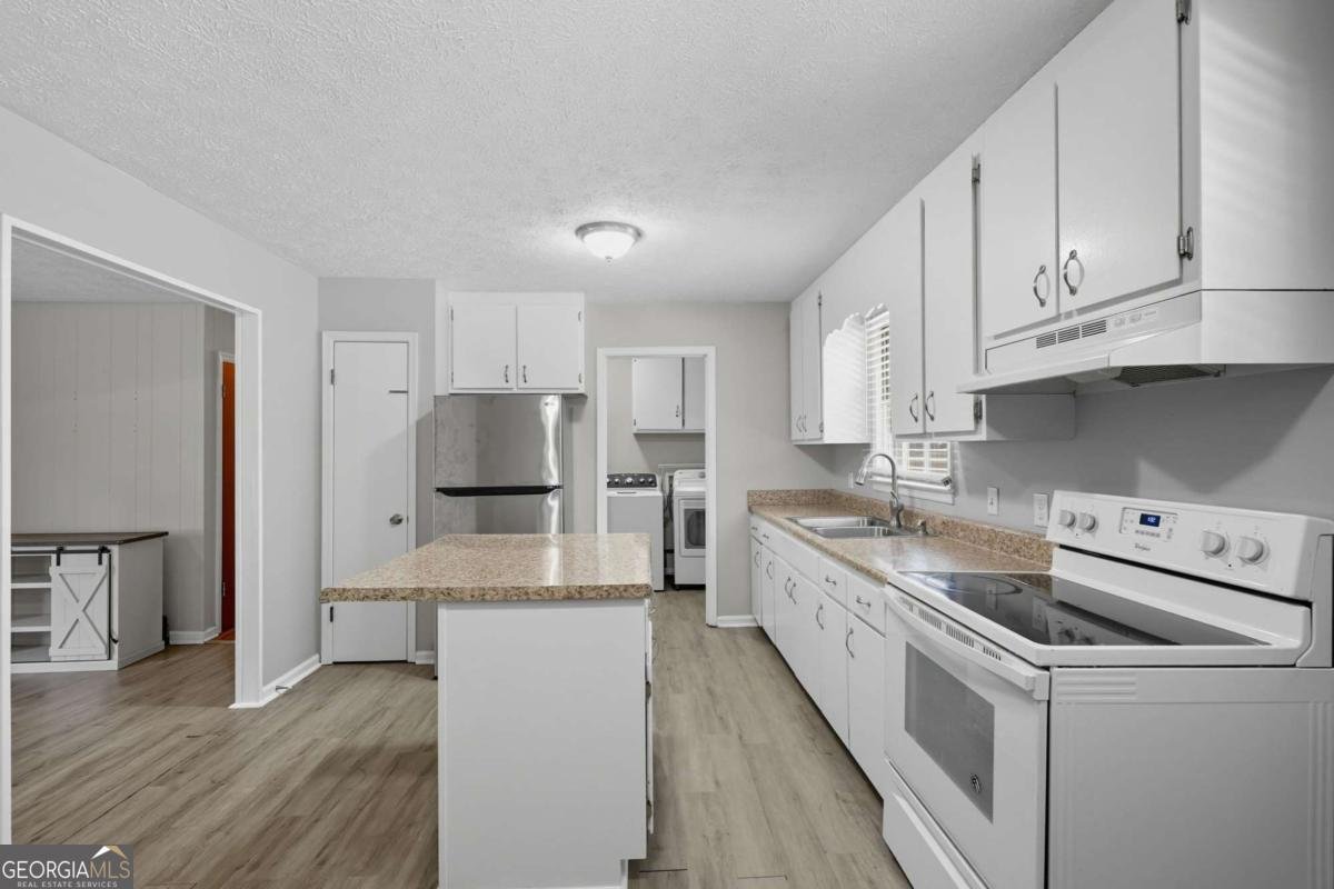 260 Oak Circle Hull - 13