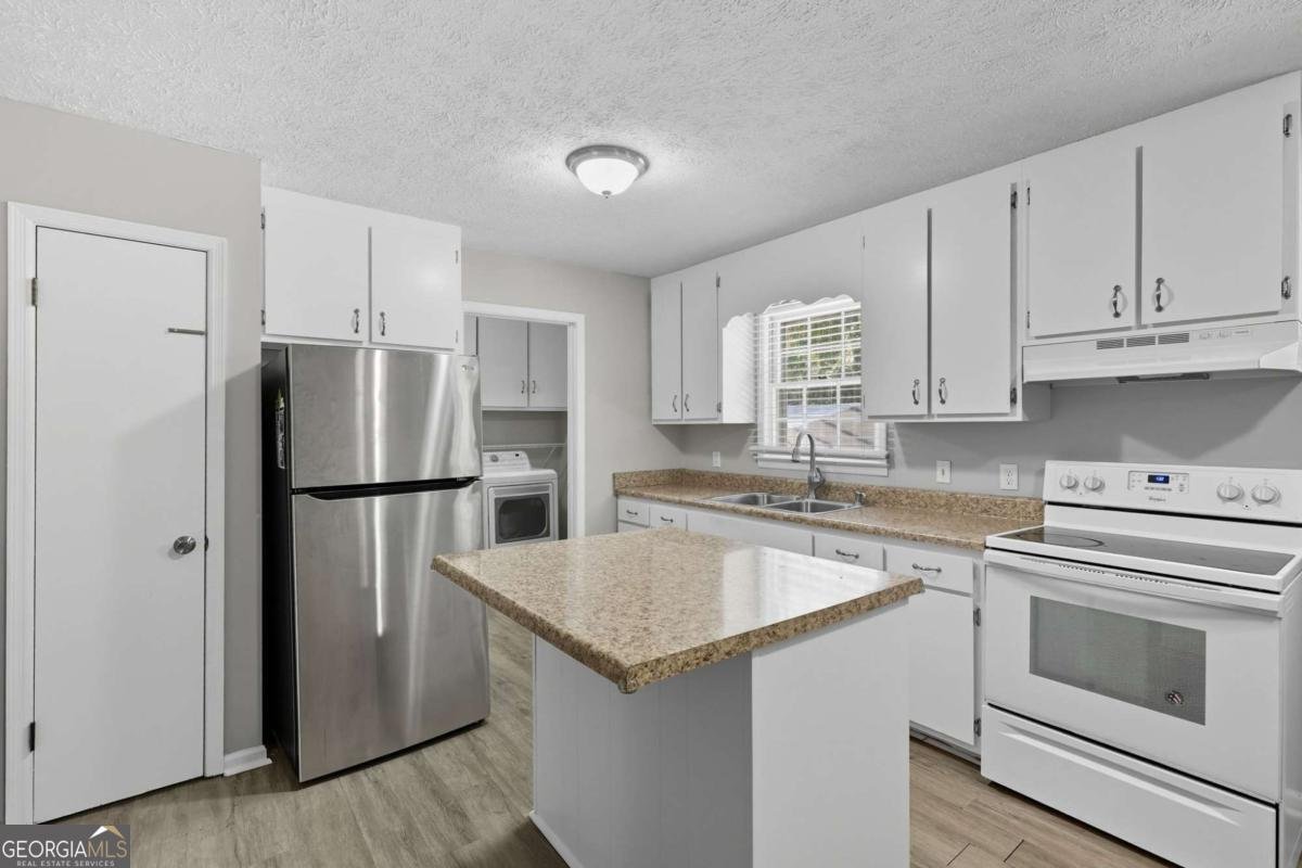 260 Oak Circle Hull - 14