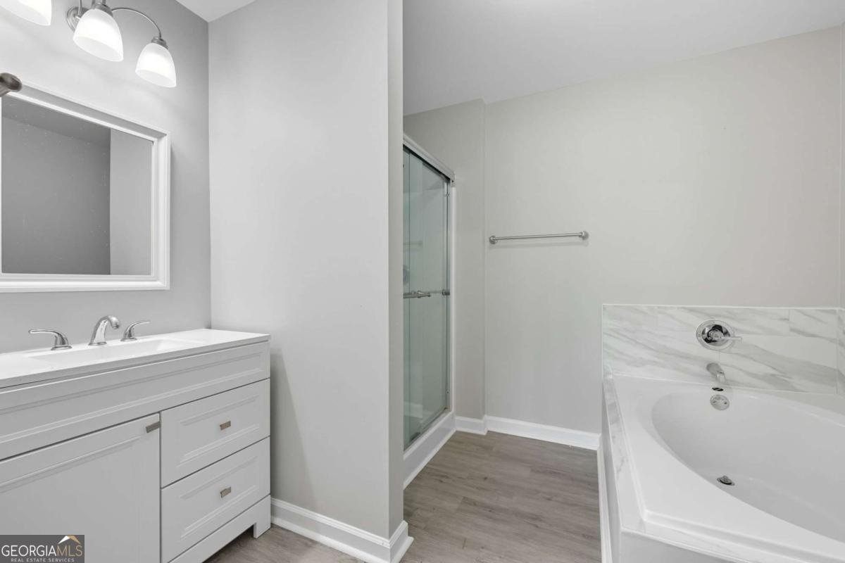 260 Oak Circle Hull - 21