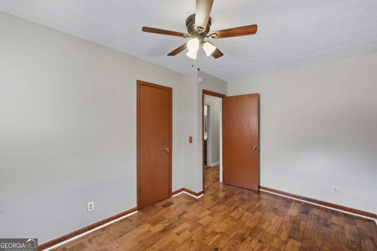 260 Oak Circle Hull - 26